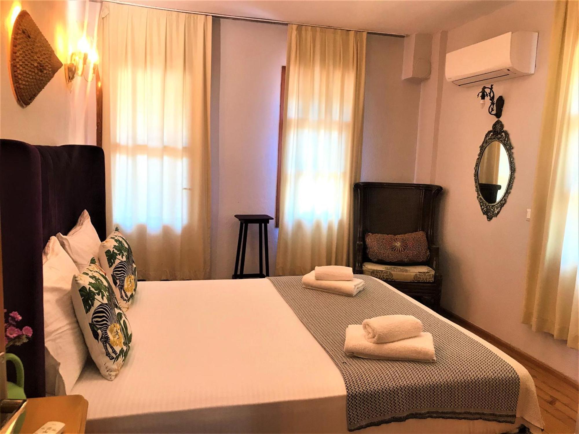 Smyrna Uzuncarsi Appartement Kaş Buitenkant foto