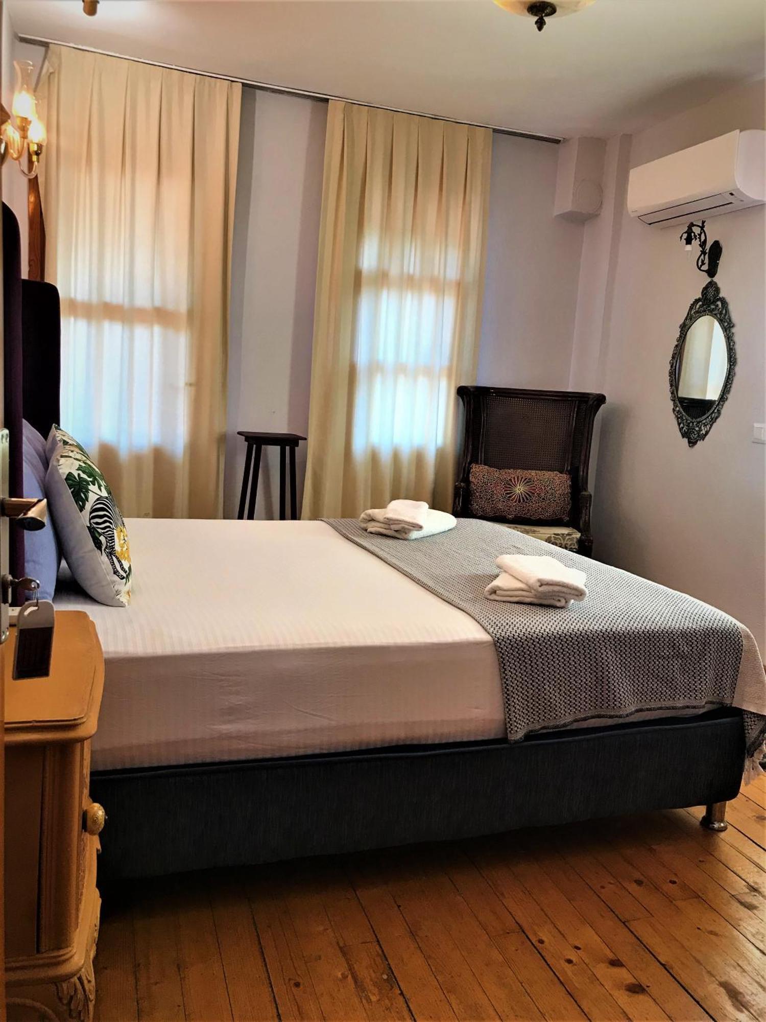 Smyrna Uzuncarsi Appartement Kaş Buitenkant foto